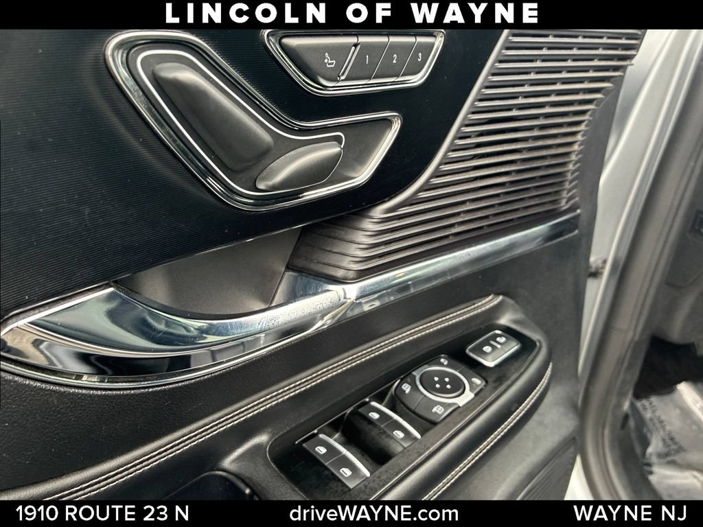 Certified 2022 Lincoln Corsair AWD w/ Premium Package image 9