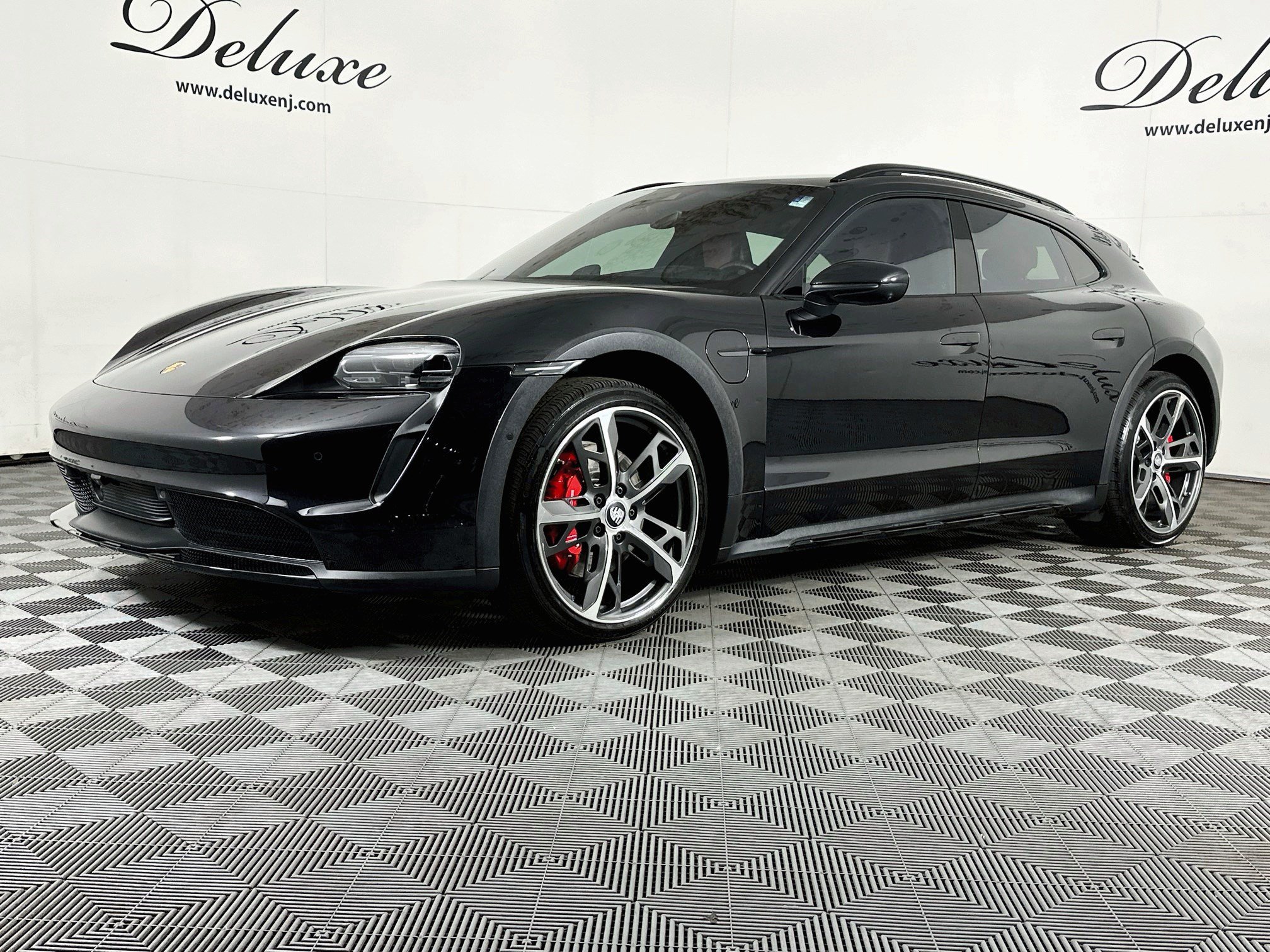 Used 2023 Porsche Taycan 4S AWD/4WD image 3