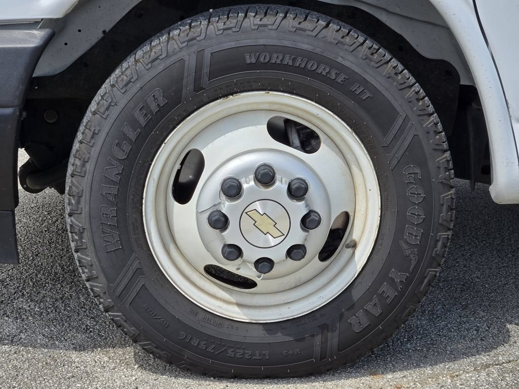 Used 2024 Chevrolet Express 3500 w/ Power Convenience Package RWD image 10