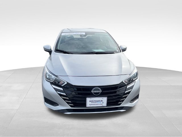 Used 2024 Nissan Versa SV FWD image 8