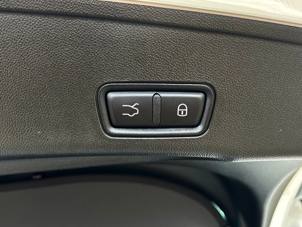 Used 2024 Maserati Grecale Trofeo image 29