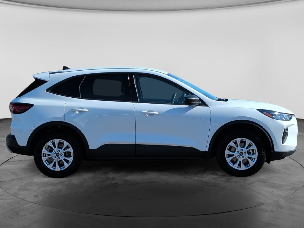 Used 2025 Ford Escape Active AWD/4WD image 8