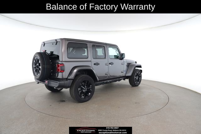 Used 2025 Jeep Wrangler Unlimited Sahara w/ Safety Group image 19