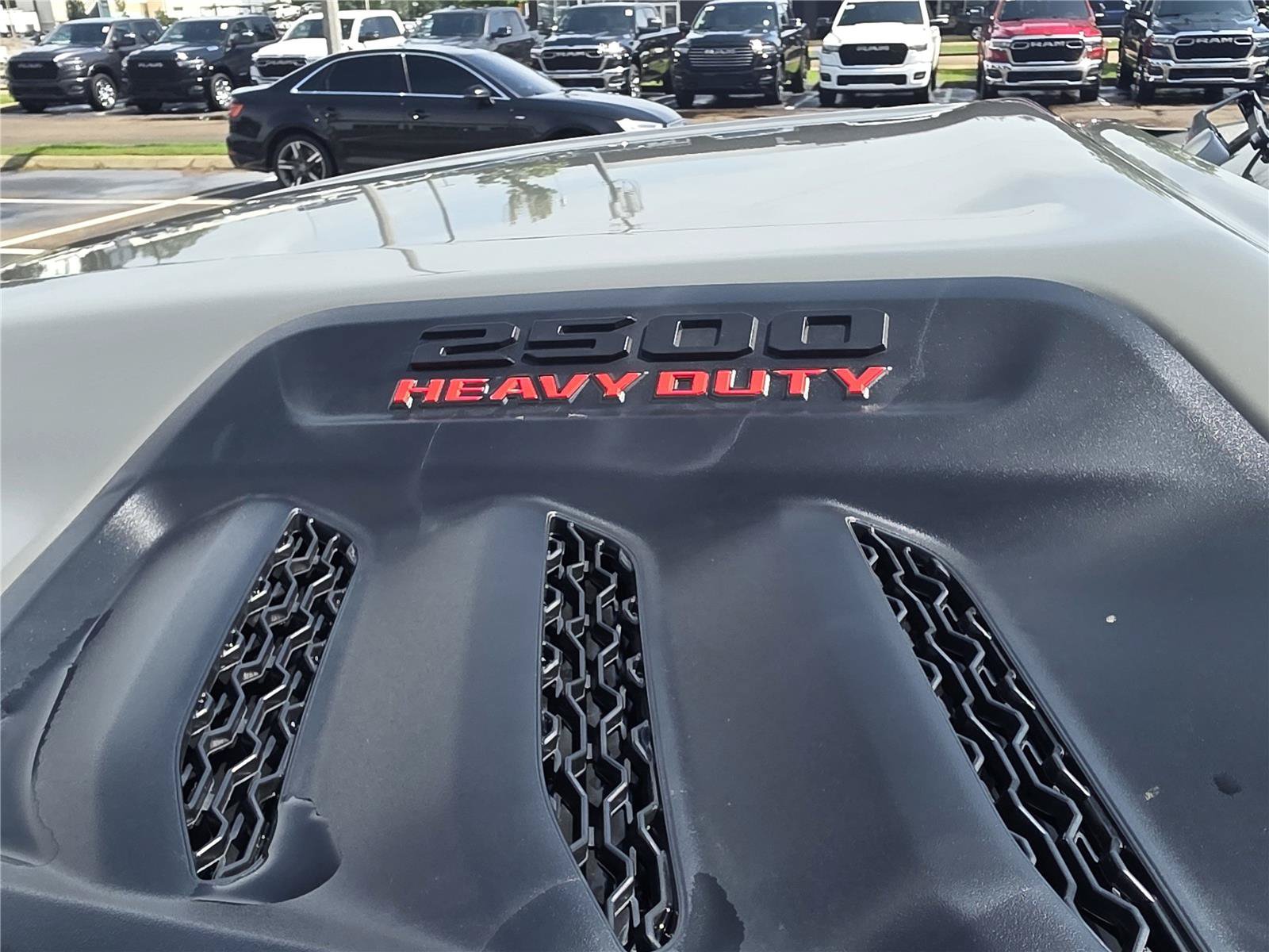 New 2026 RAM 2500 Laramie AWD/4WD image 36