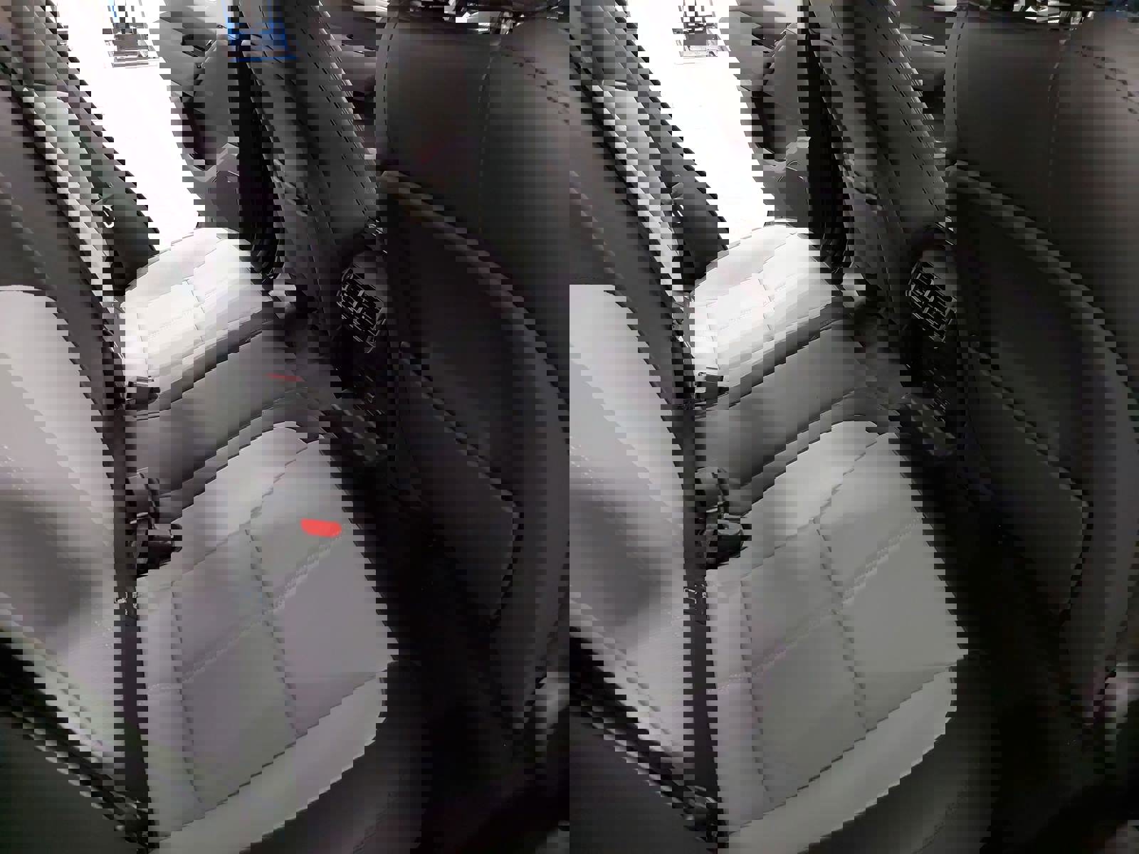 Used 2024 Land Rover Range Rover Velar Dynamic SE image 11