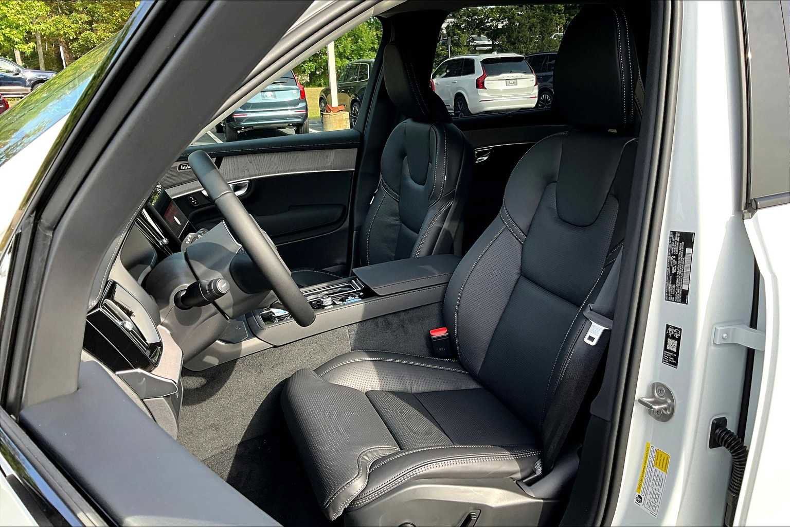 New 2026 Volvo XC90 B6 Ultra w/ Protection Package Premier AWD/4WD image 13