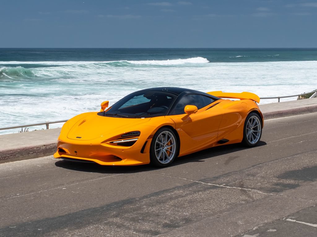 Used 2025 McLaren 750S RWD image 1