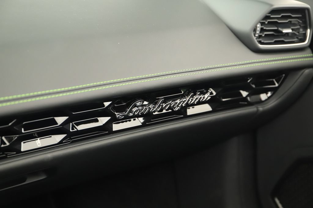 Used 2022 Lamborghini Huracan EVO RWD image 29
