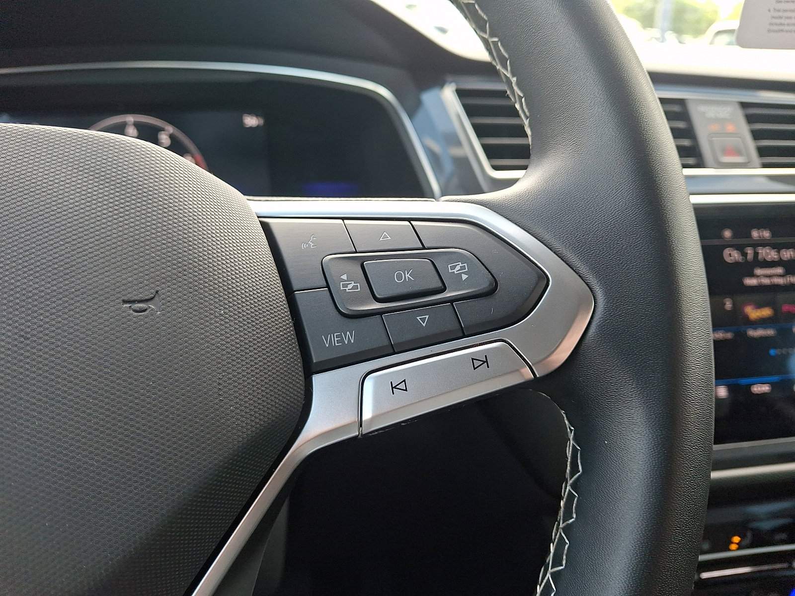 Certified 2022 Volkswagen Tiguan SE AWD/4WD image 20