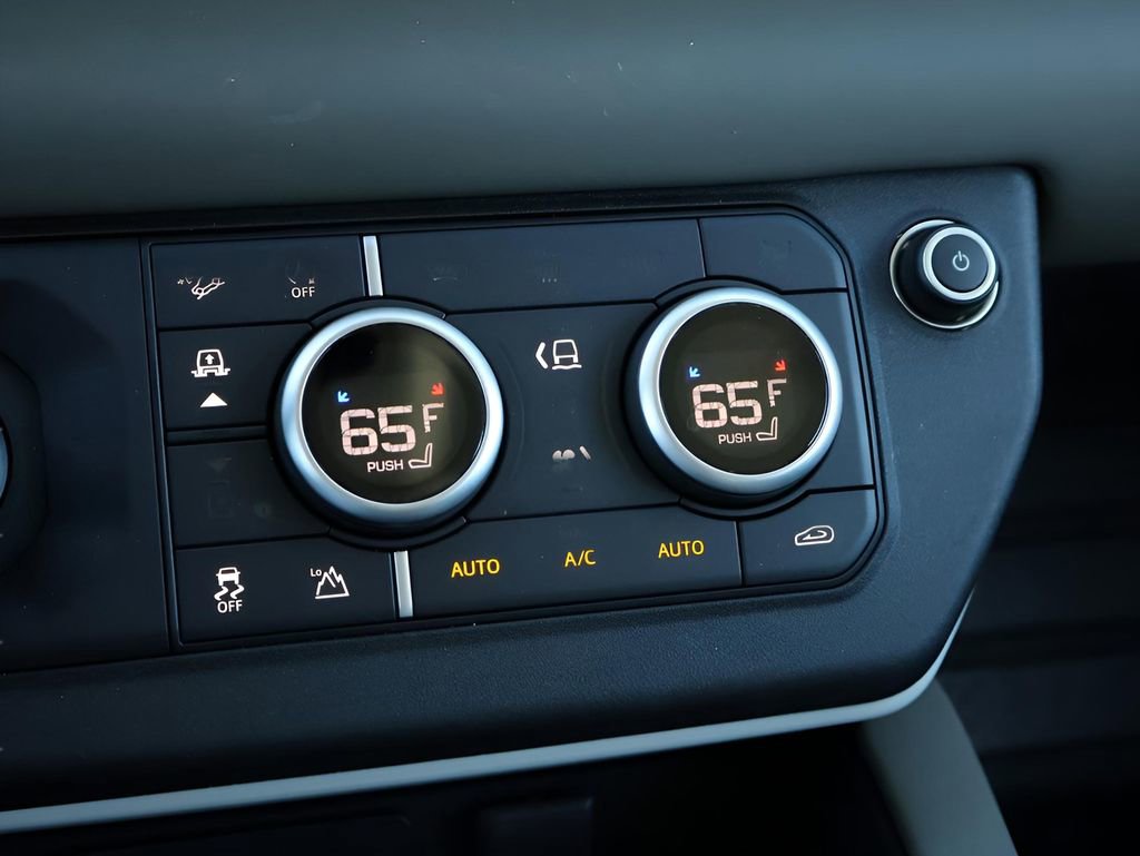 Used 2024 Land Rover Defender 110 SE image 26