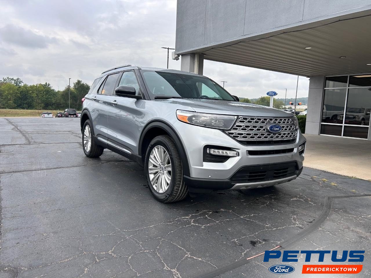 Used 2022 Ford Explorer Limited image 1
