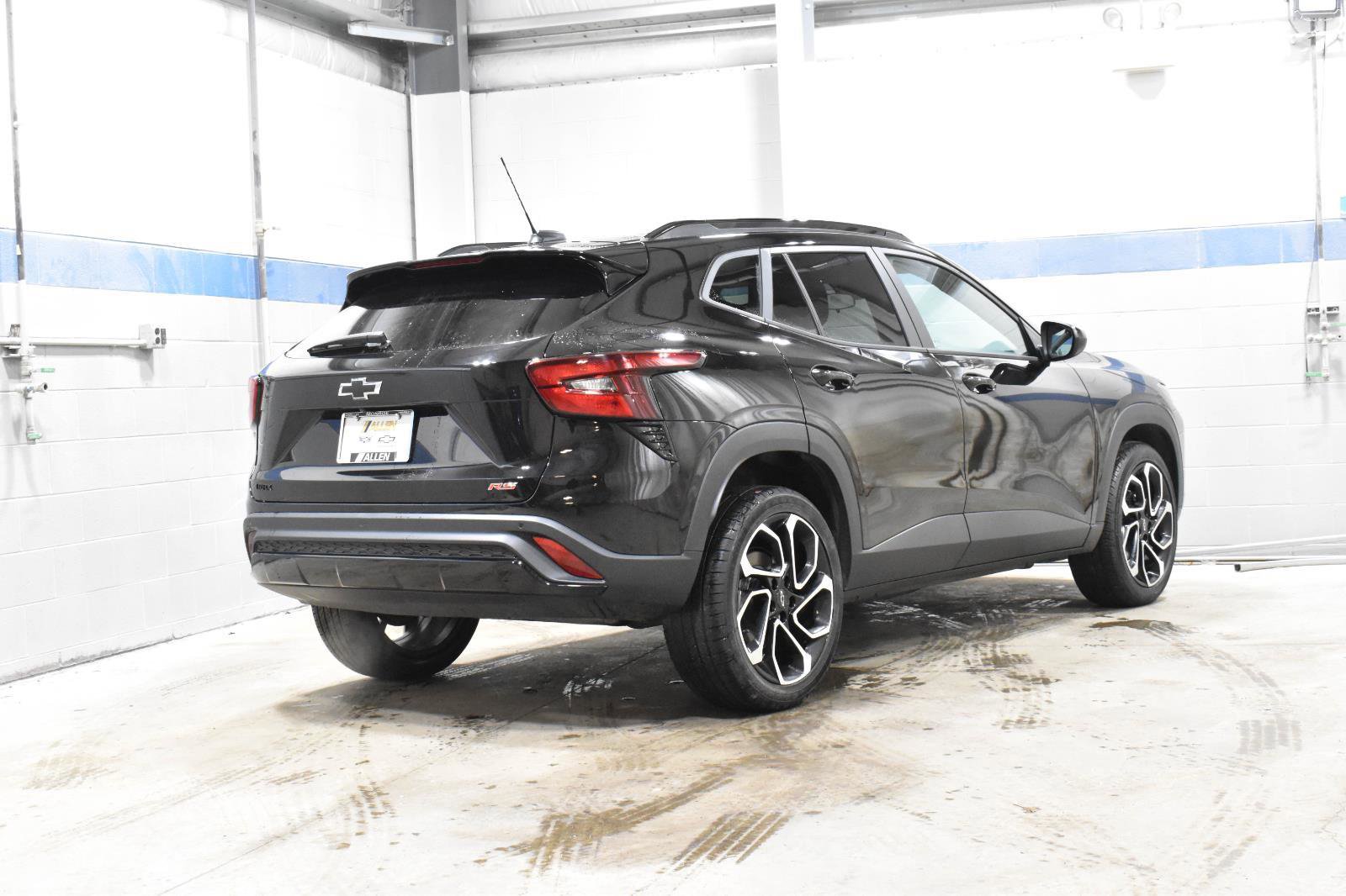 Used 2025 Chevrolet Trax RS image 26