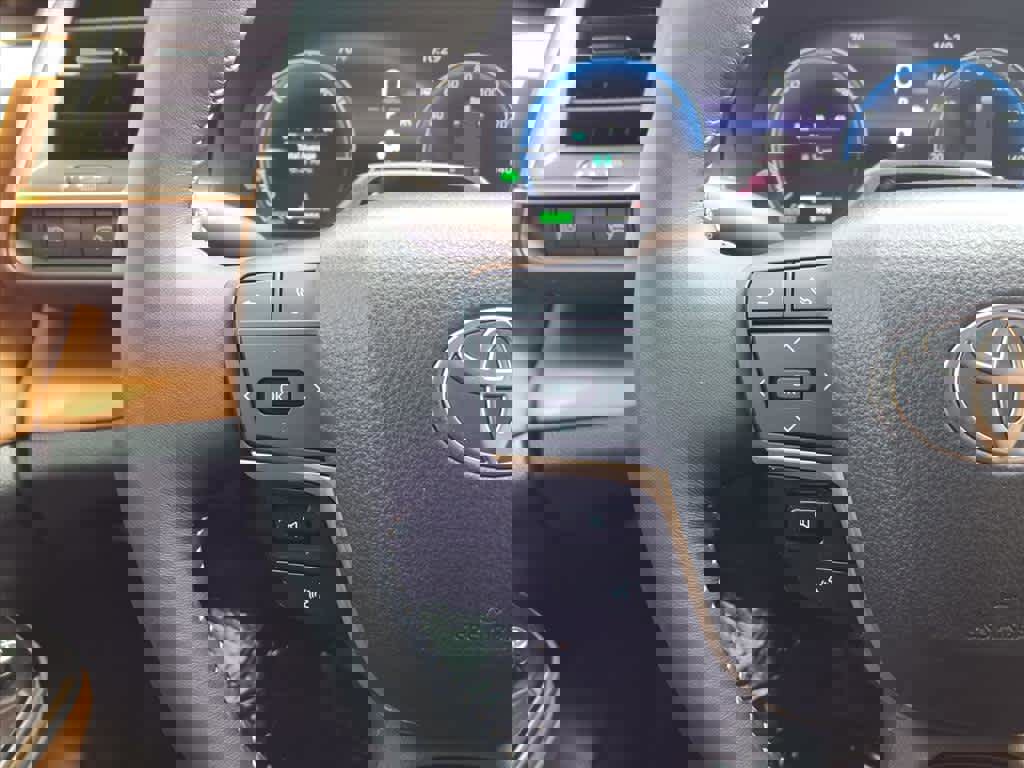 Used 2026 Toyota Crown Limited image 9