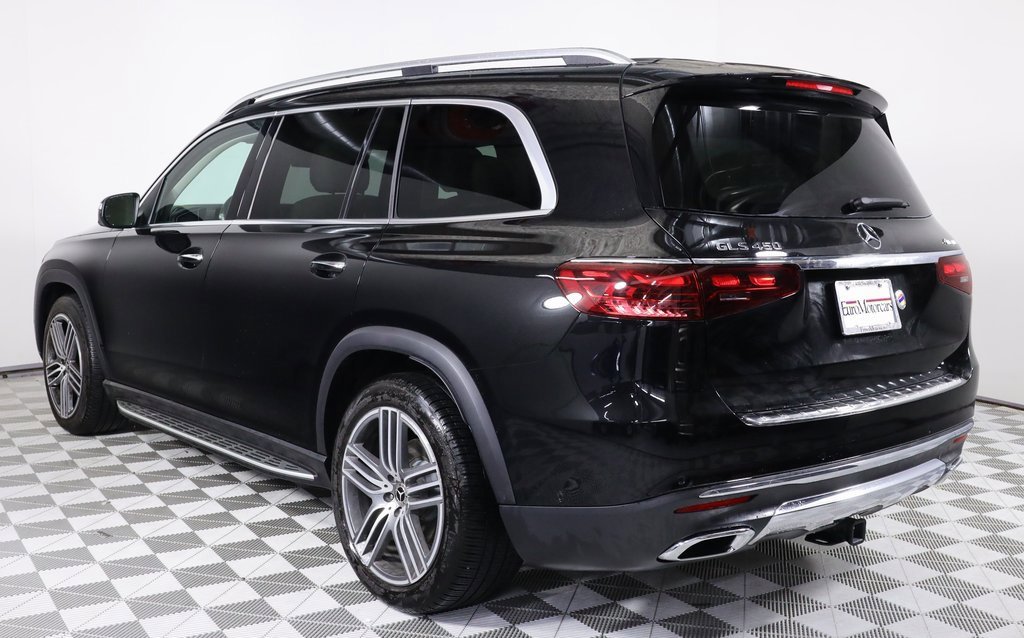 Used 2025 Mercedes-Benz GLS 450 4MATIC image 4