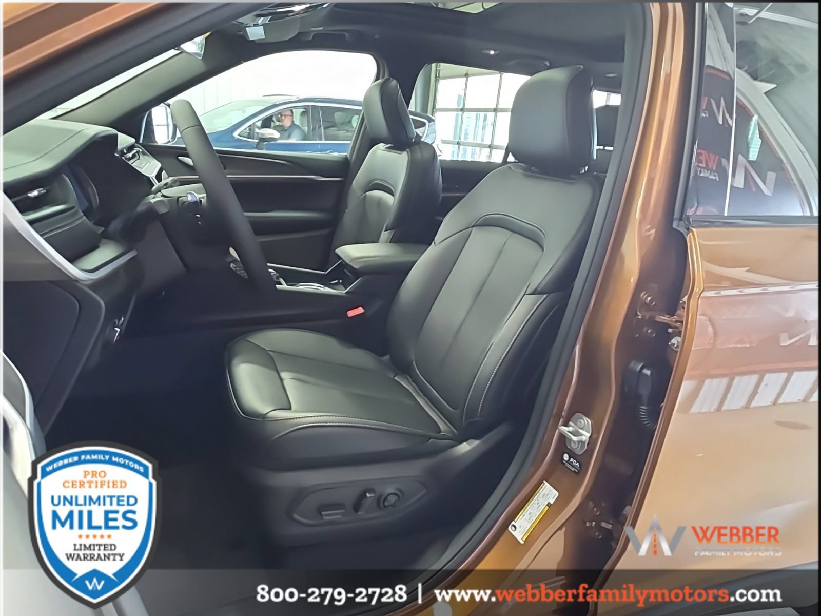 New 2026 Jeep Grand Cherokee Limited w/ Limited Altitude Package AWD/4WD image 9