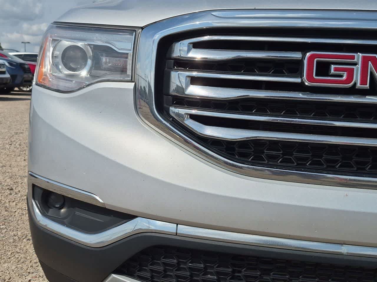 Used 2017 GMC Acadia SLT AWD/4WD image 3