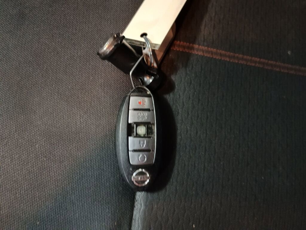 Used 2020 Nissan Versa SR w/ Convenience Package image 4