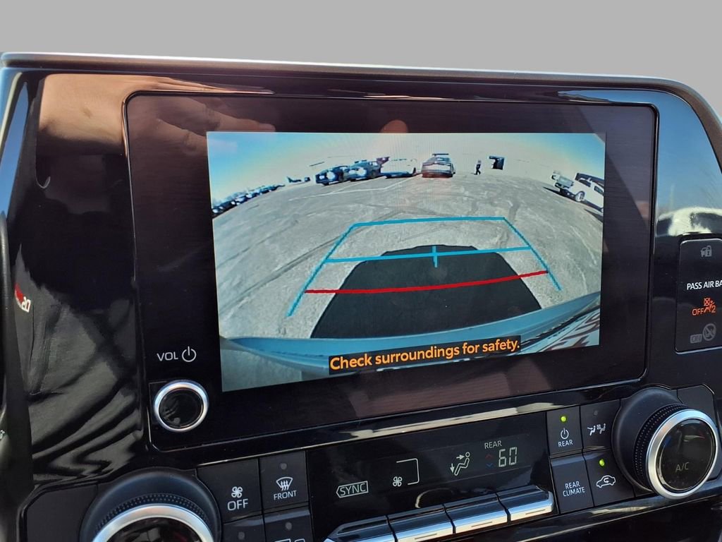 Used 2023 Toyota Highlander L image 6