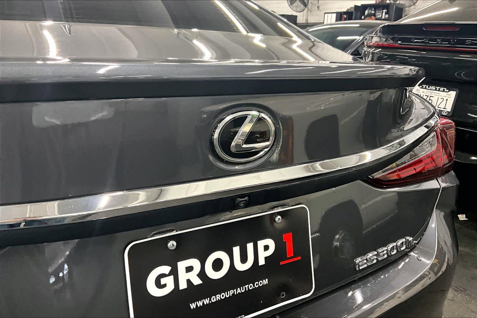 Used 2023 Lexus ES 300h w/ Premium Package FWD image 31