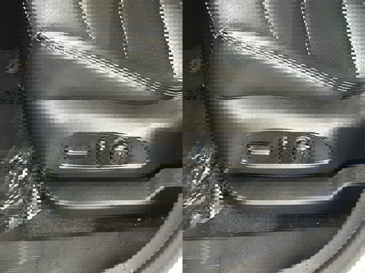 Used 2024 GMC Terrain SLT image 19