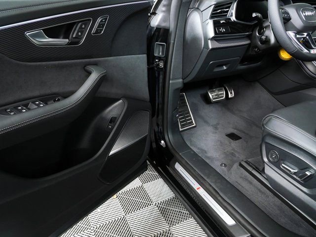 New 2026 Audi SQ8 Prestige image 8