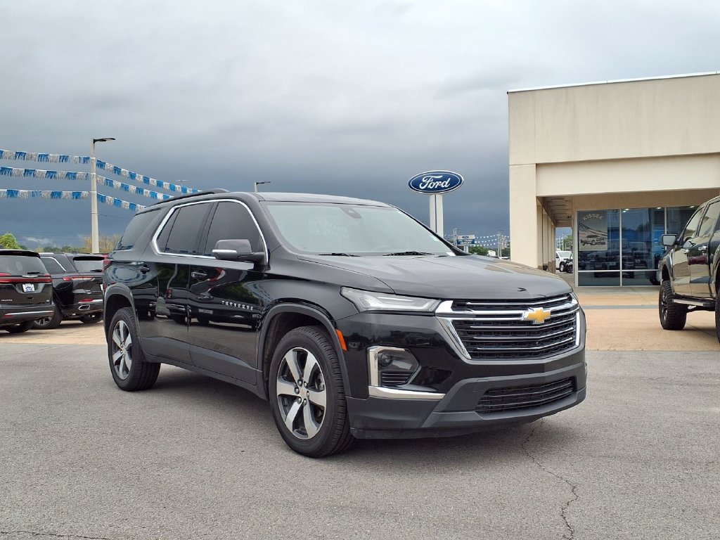 Used 2023 Chevrolet Traverse LT w/ LT Premium Package