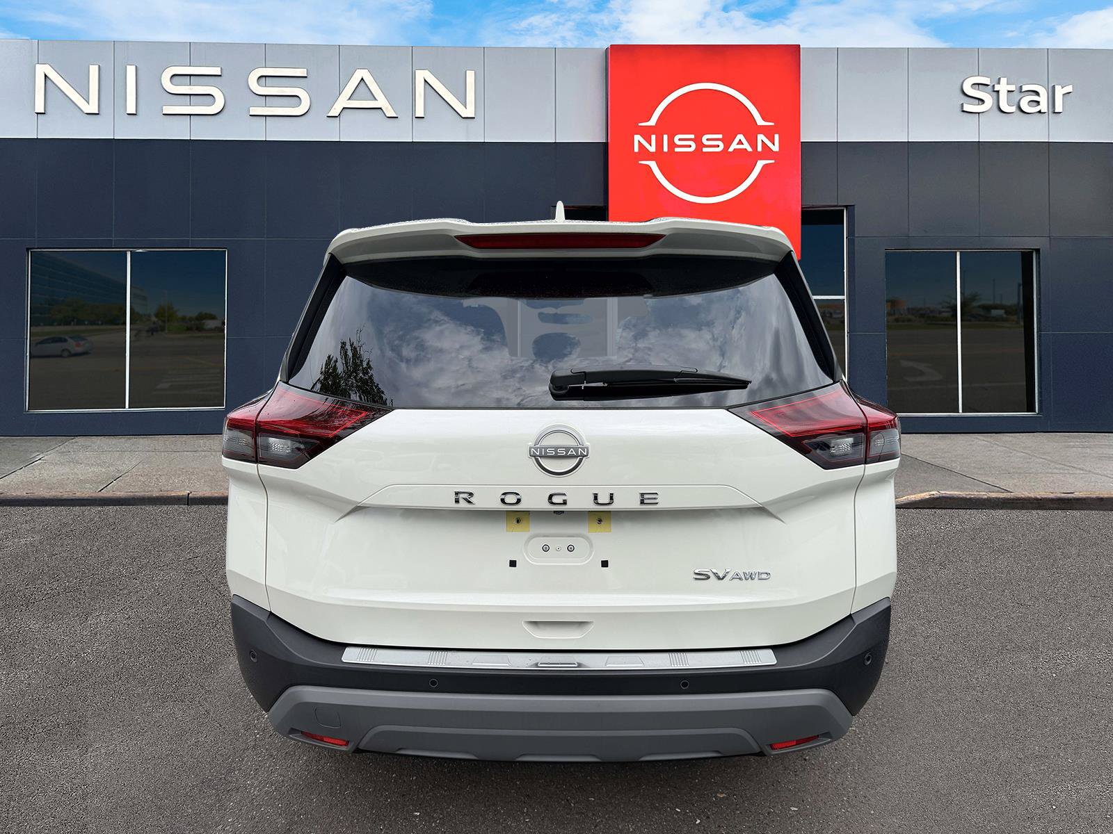 Used 2023 Nissan Rogue SV AWD/4WD image 5