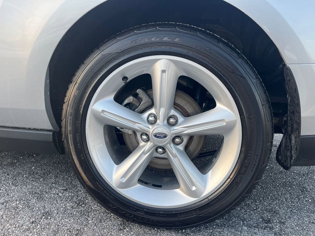 Used 2010 Ford Mustang GT Premium image 21