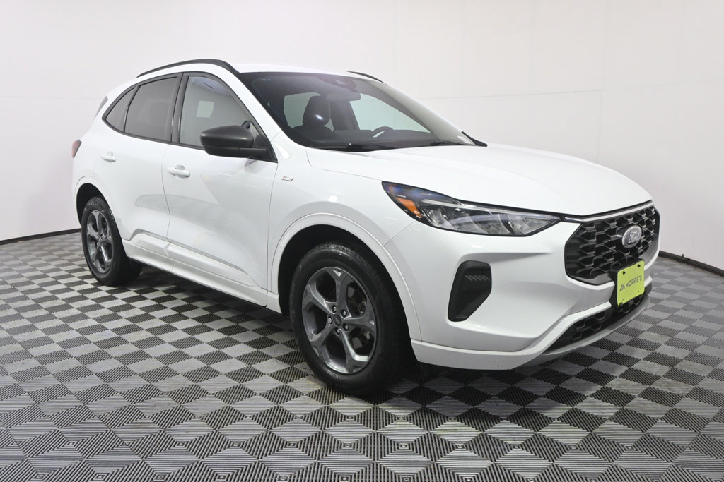 Used 2023 Ford Escape ST-Line w/ Tech Pack #1 AWD/4WD image 8