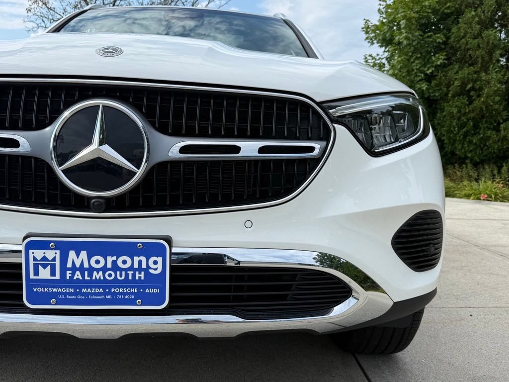 Used 2025 Mercedes-Benz GLC 350e 4MATIC image 4
