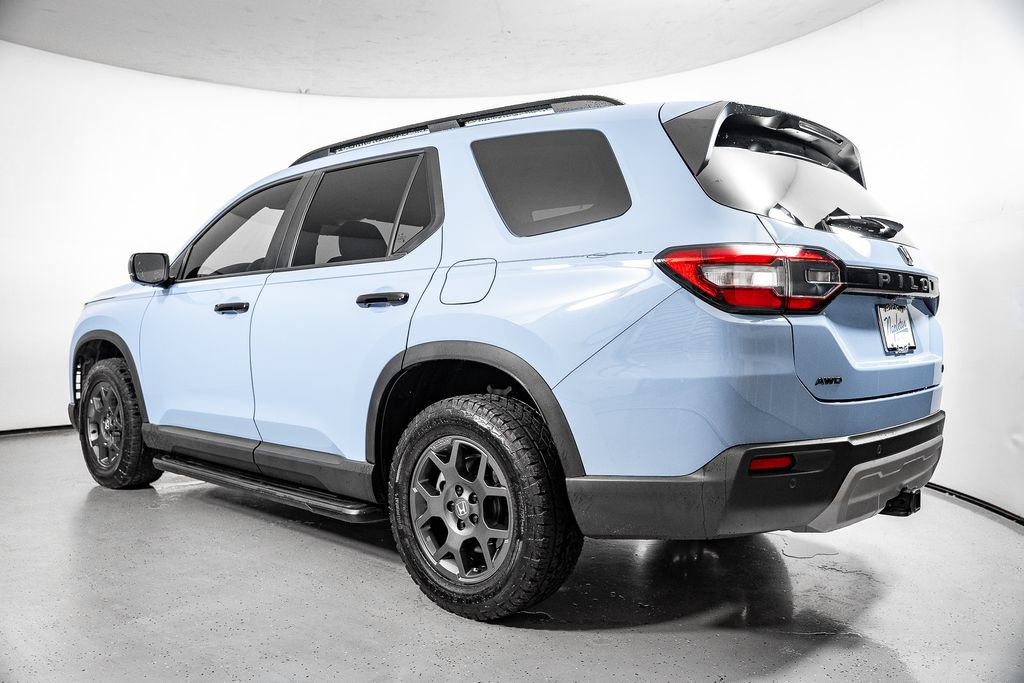 Used 2025 Honda Pilot TrailSport image 12