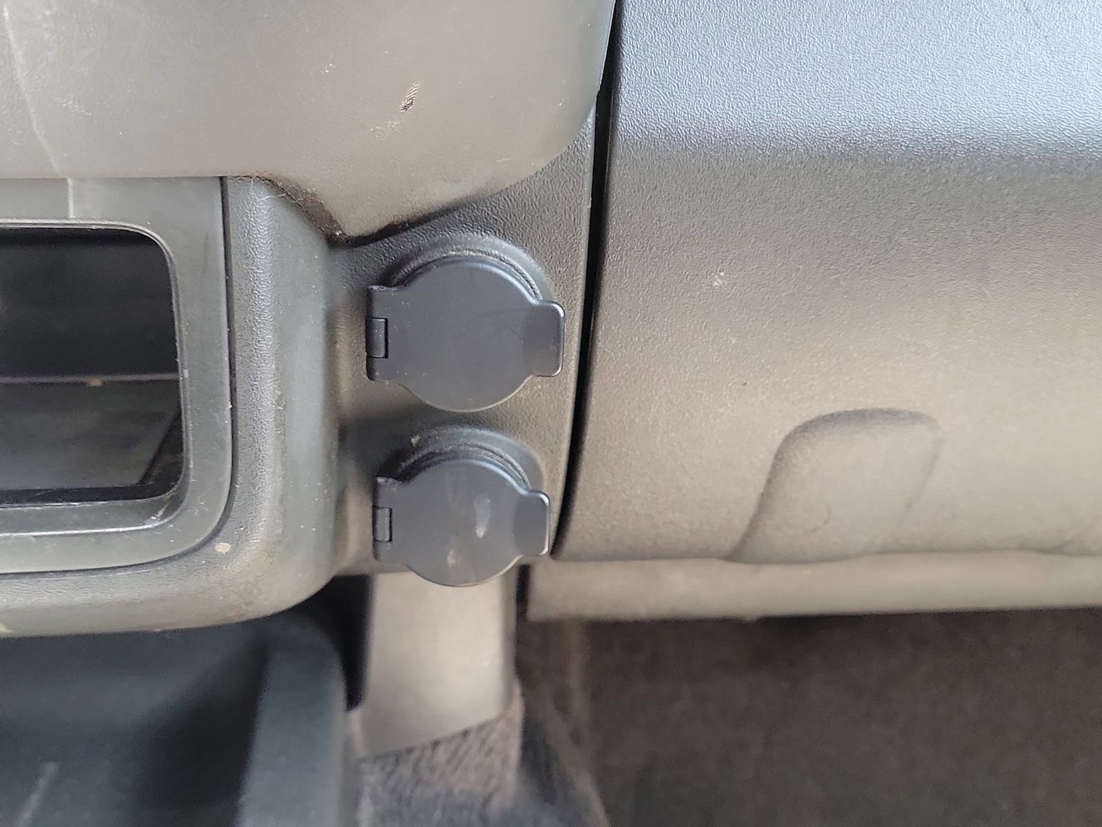 Used 2014 Nissan Frontier SV RWD image 29