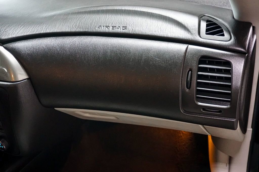 Used 2006 Chevrolet Monte Carlo SS w/ Convenience Package FWD image 32