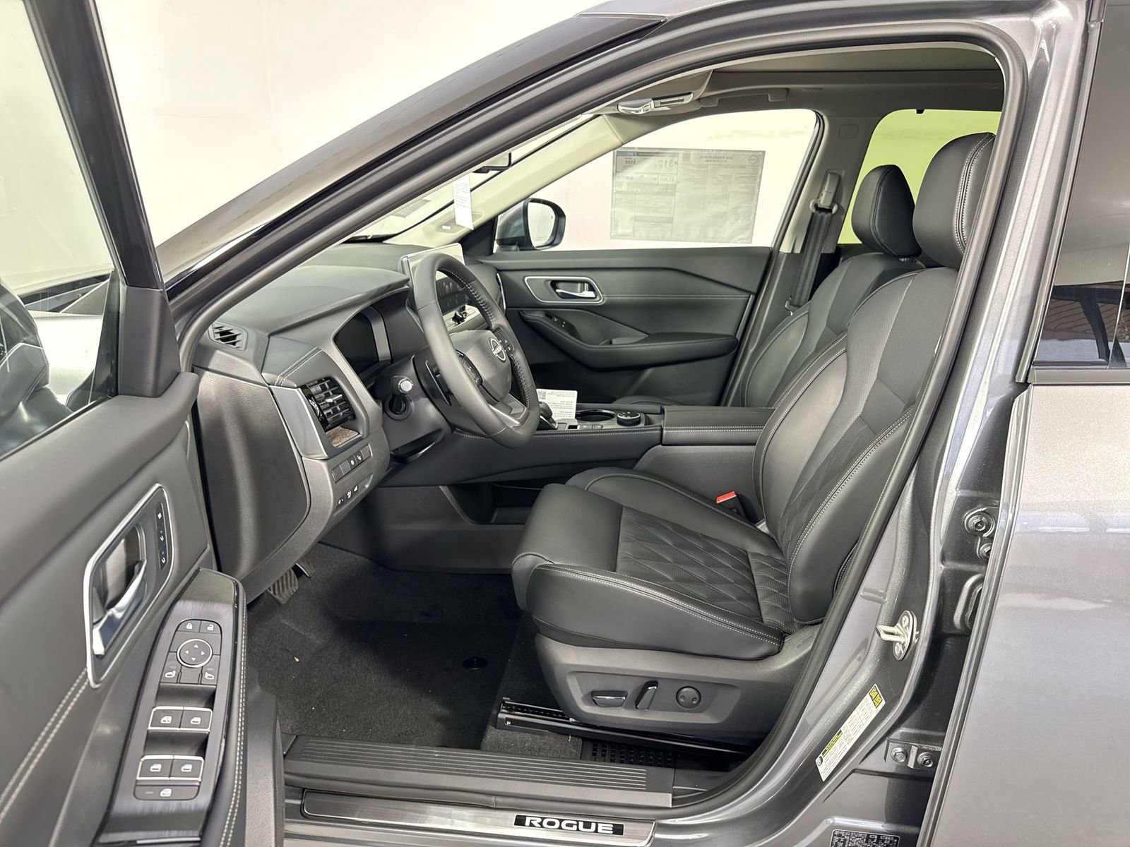 New 2026 Nissan Rogue Platinum w/ Platinum Premium Package image 5