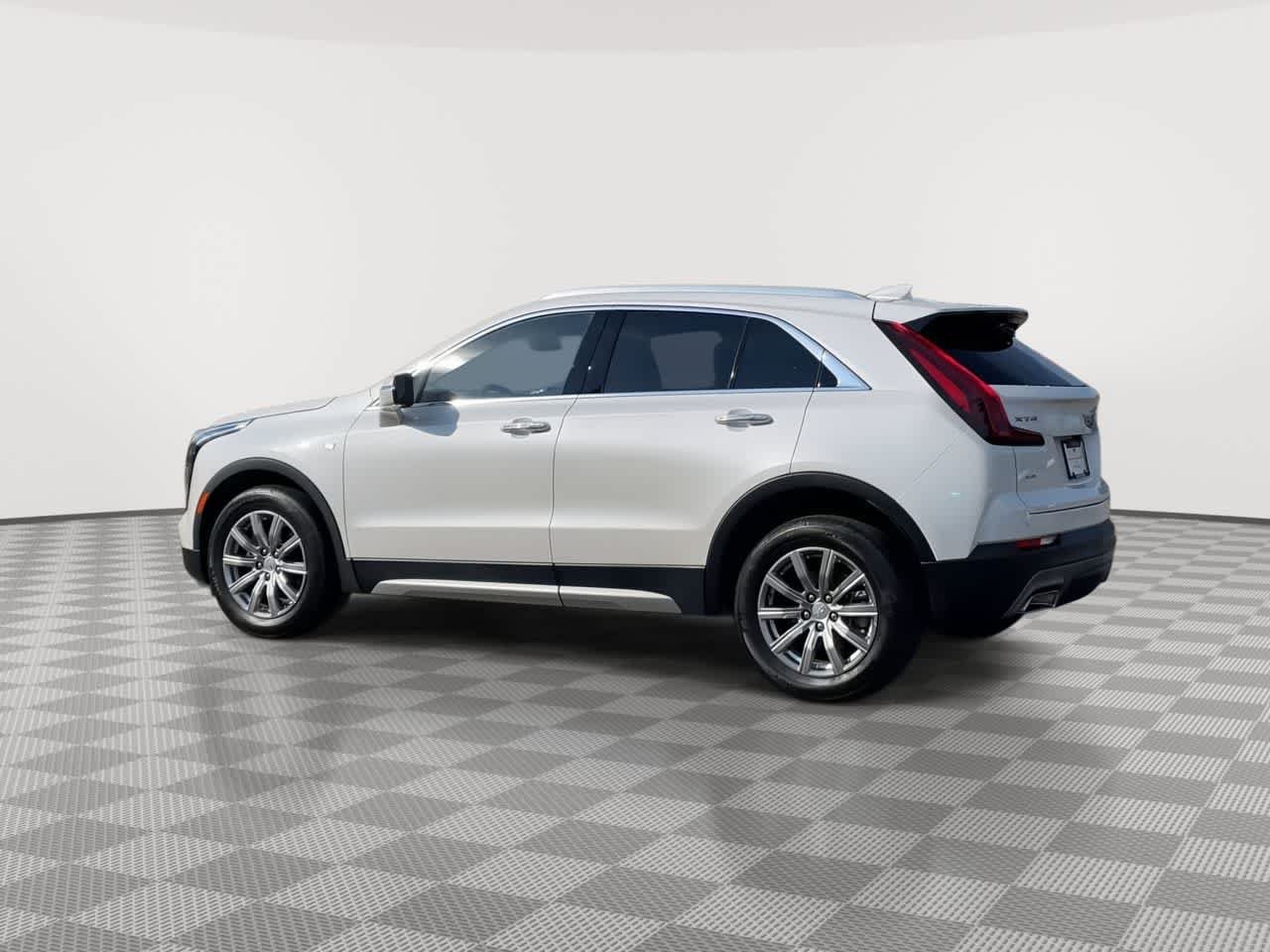 Certified 2023 Cadillac XT4 Premium Luxury w/ Technology Package AWD/4WD image 6