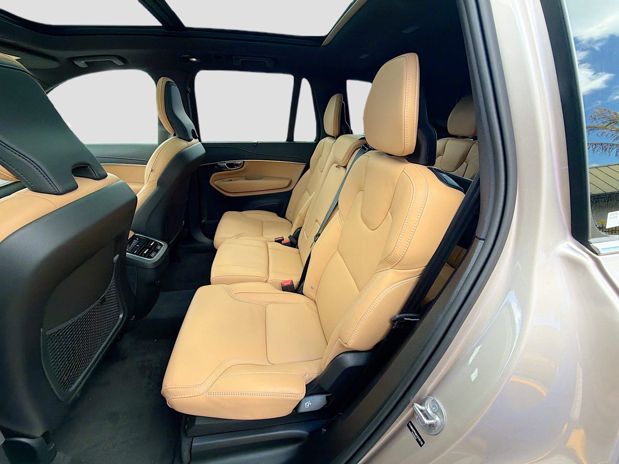 Used 2025 Volvo XC90 B6 Ultra w/ Protection Package Premier image 22