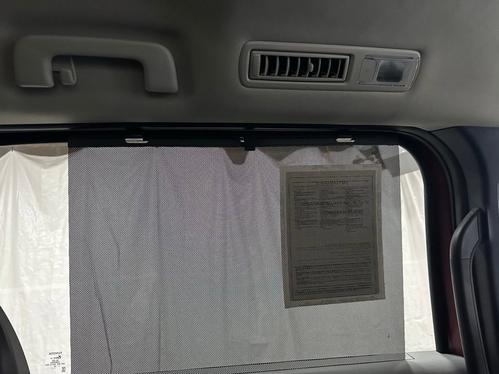 Used 2025 Toyota Sienna XLE image 46