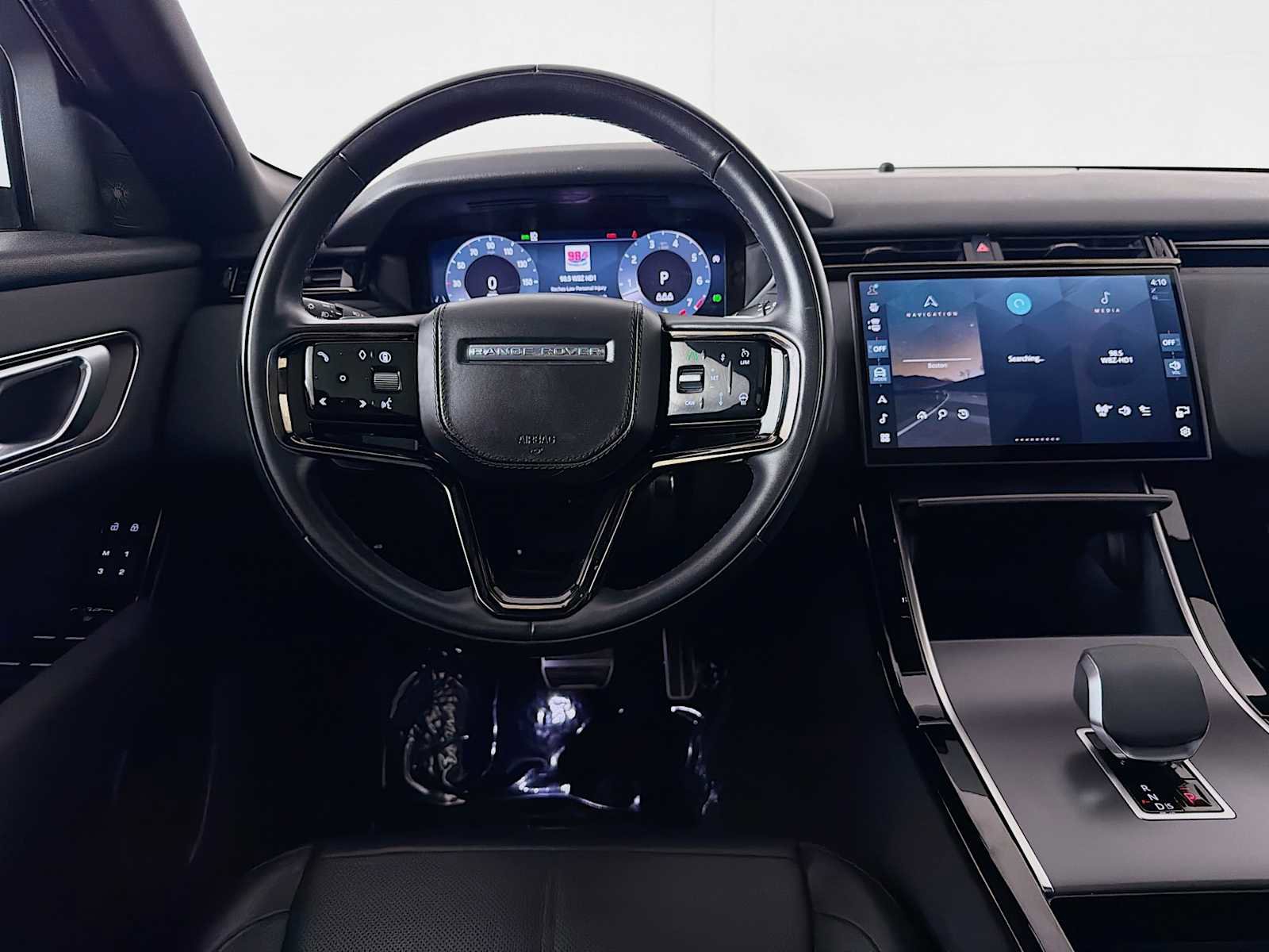 Certified 2025 Land Rover Range Rover Velar Dynamic SE image 23