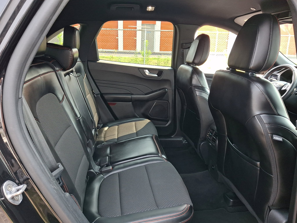 Used 2024 Ford Escape ST-Line AWD/4WD image 15