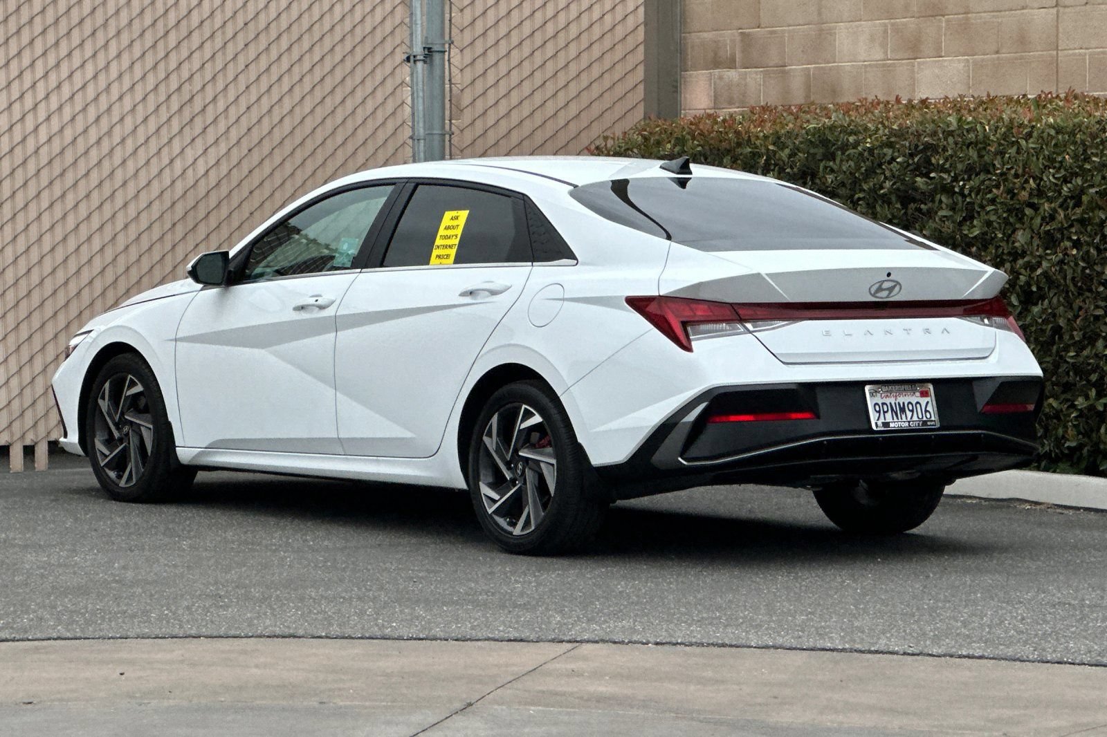 Used 2024 Hyundai Elantra SEL w/ Convenience Package FWD image 6