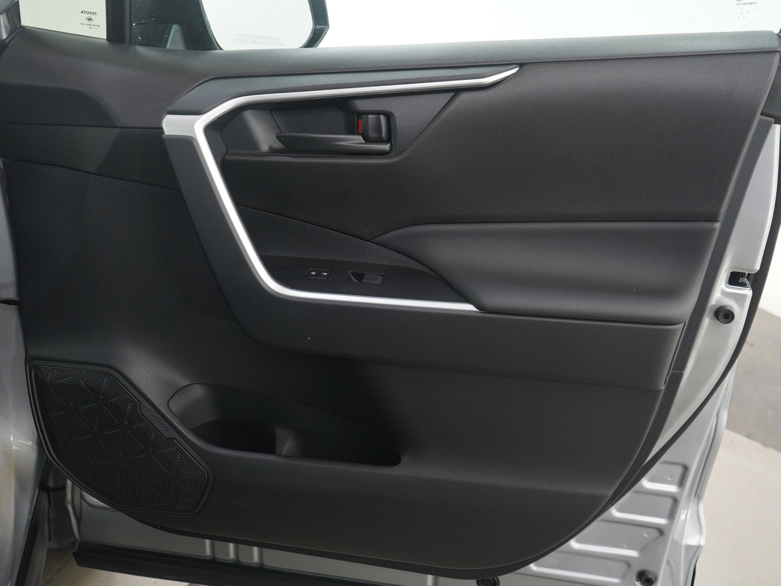 Used 2025 Toyota RAV4 LE image 13