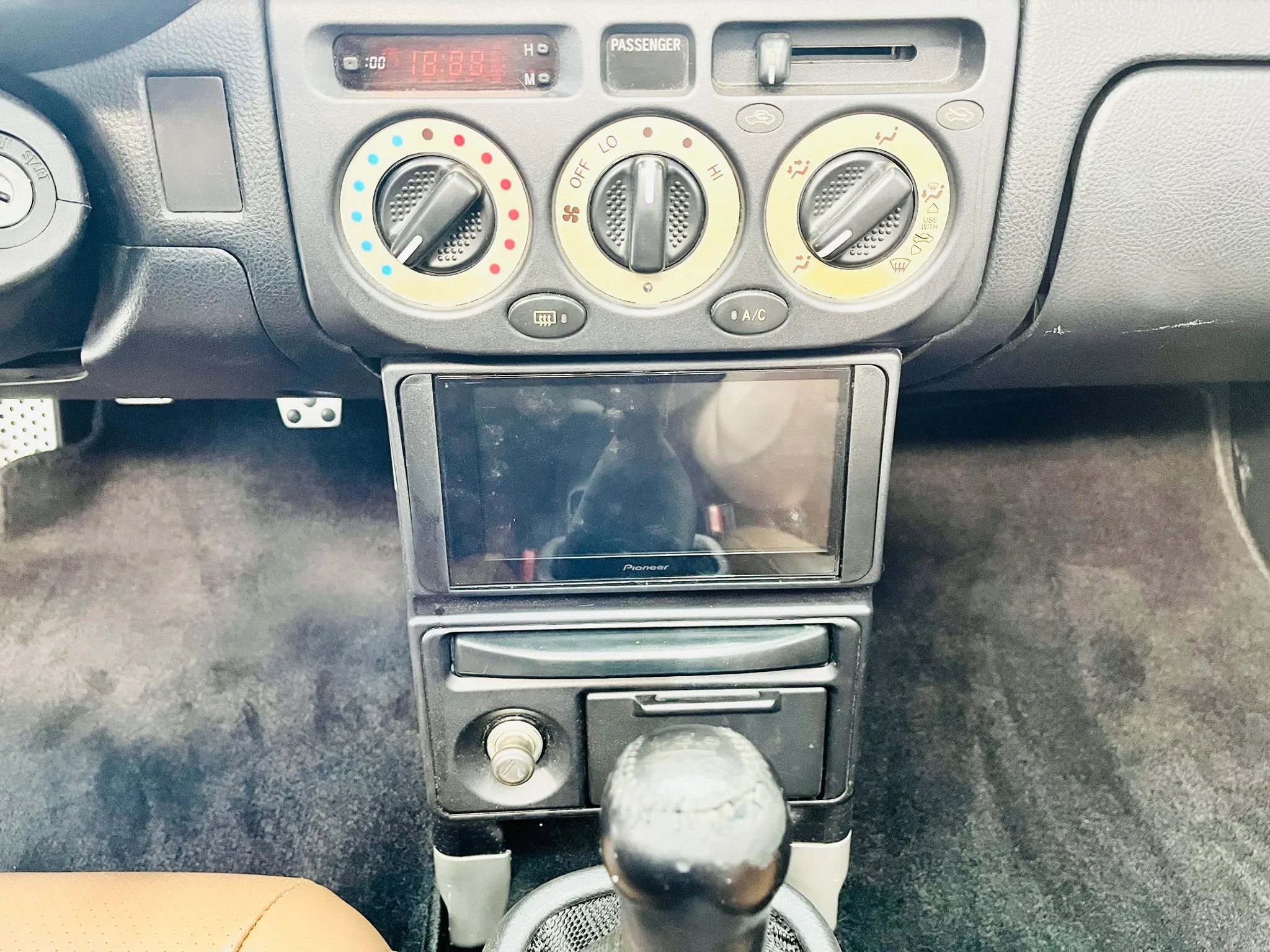 Used 2002 Toyota MR2 RWD image 25