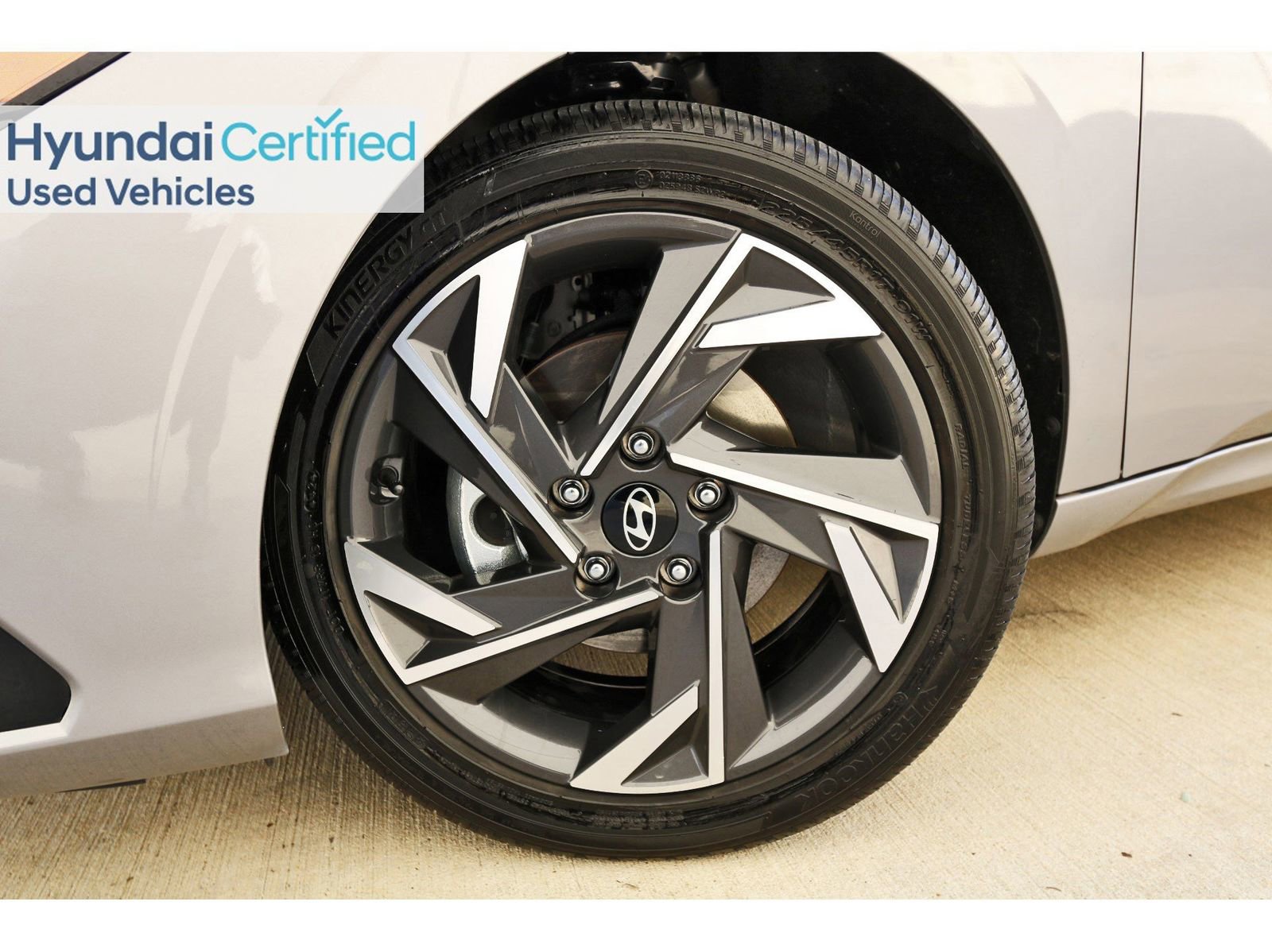 Certified 2025 Hyundai Elantra SEL image 33