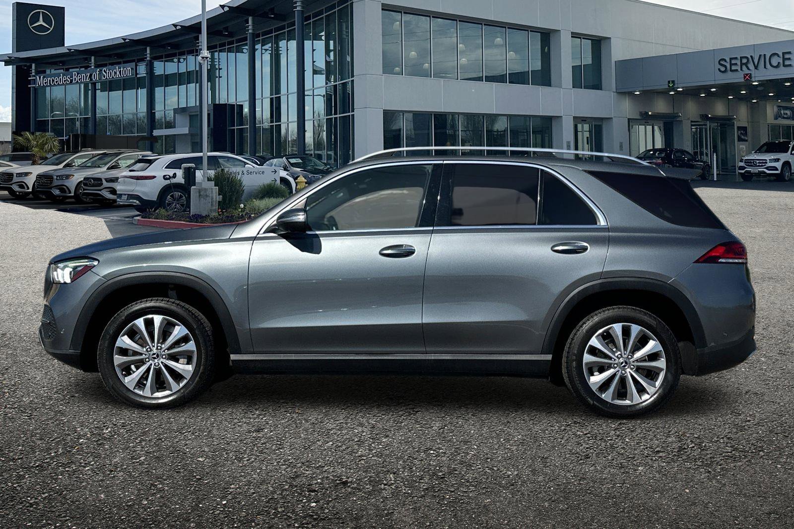 Certified 2022 Mercedes-Benz GLE 350 4MATIC w/ Premium Package image 7