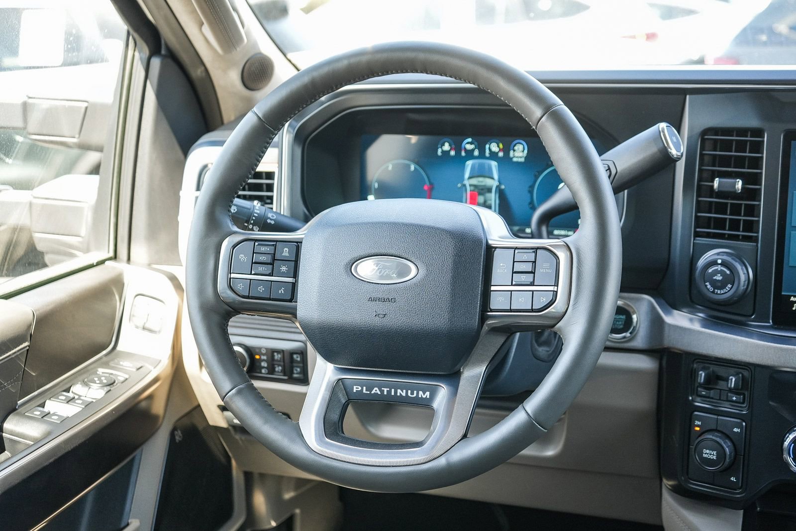 Used 2025 Ford F450 Platinum w/ Platinum Plus Package AWD/4WD image 16