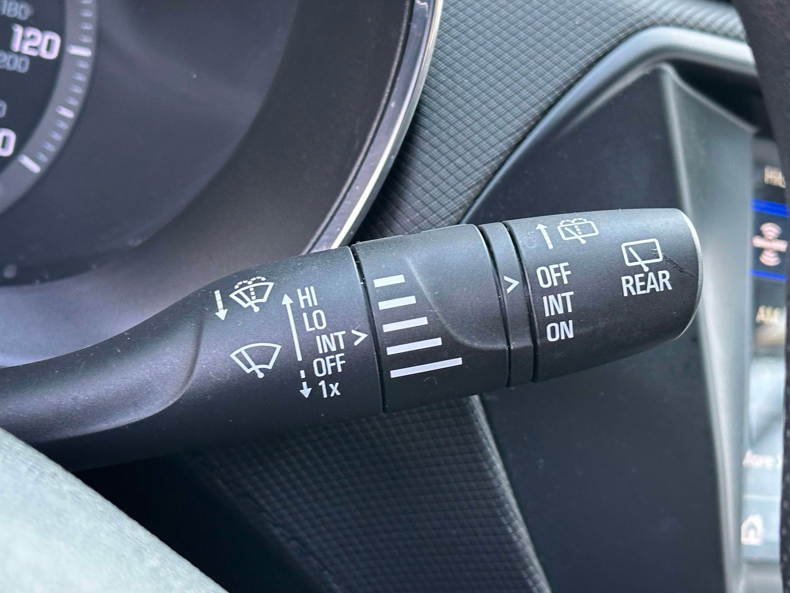 Used 2023 Chevrolet TrailBlazer LT image 23