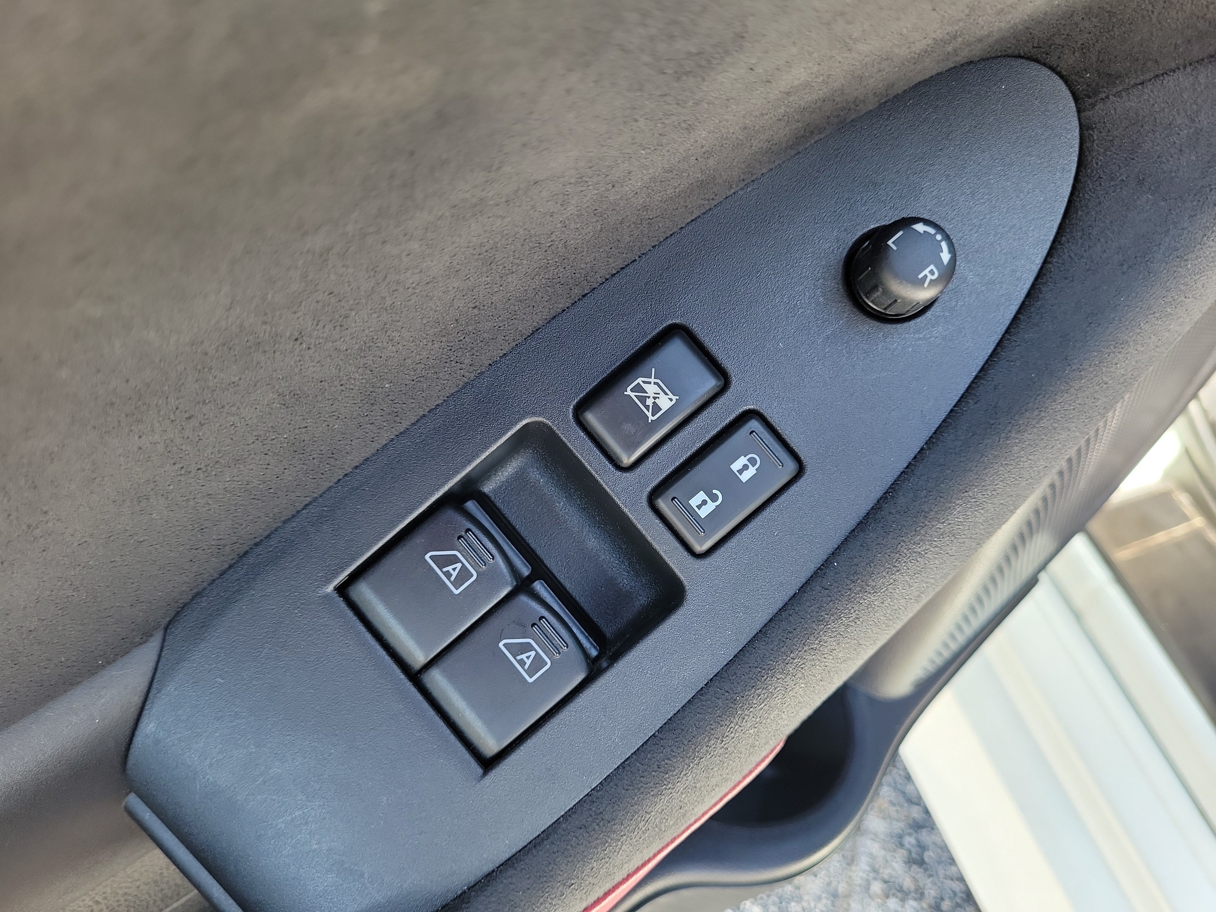 Certified 2024 Nissan Z Performance w/ Floor Mat Package RWD image 8