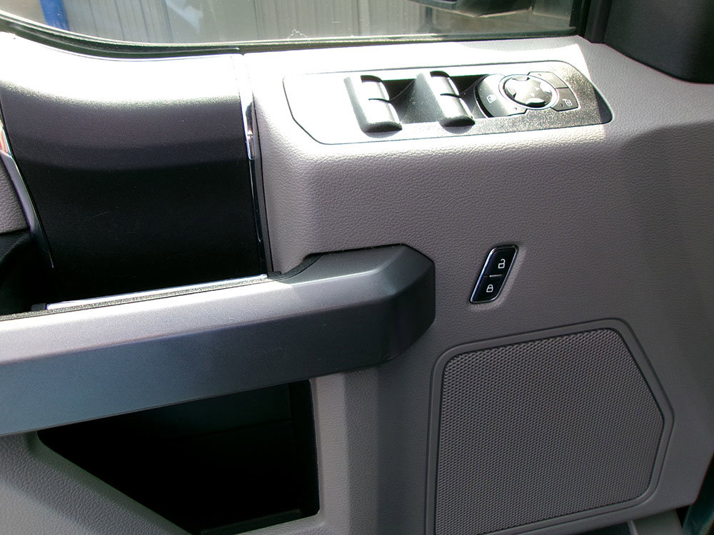 Used 2017 Ford F150 XLT image 15