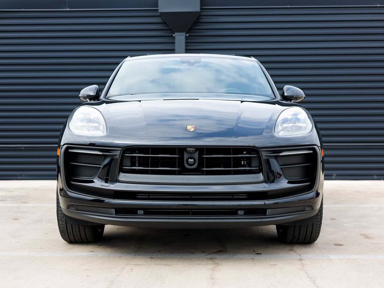 Certified 2026 Porsche Macan AWD/4WD image 10