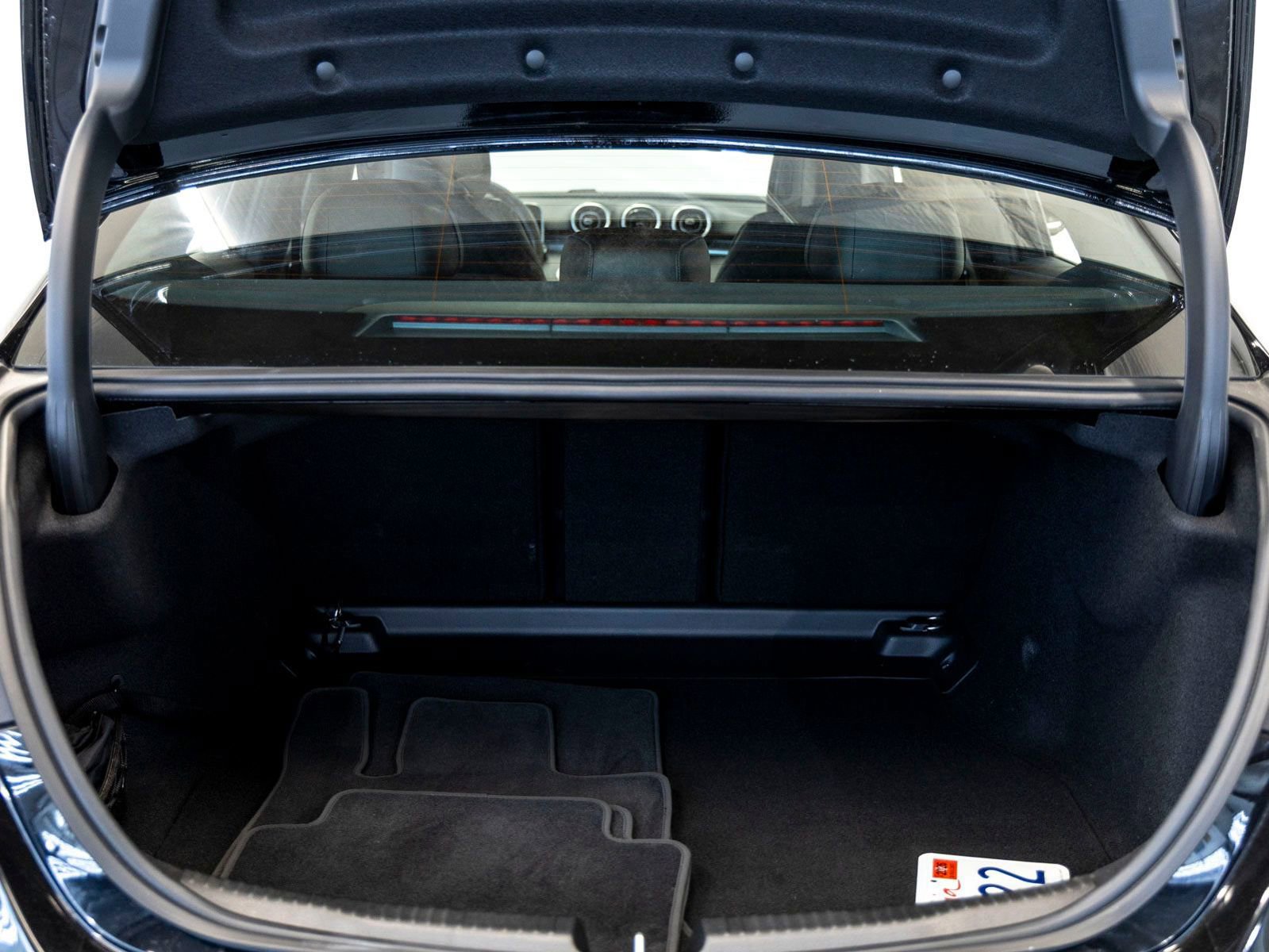 Used 2025 Mercedes-Benz C 300 Sedan image 22